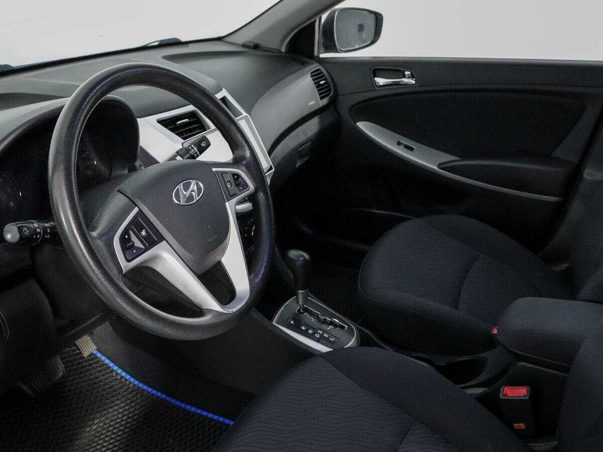 Hyundai Solaris б/у, 2012, Автоматическая. Фото: #11