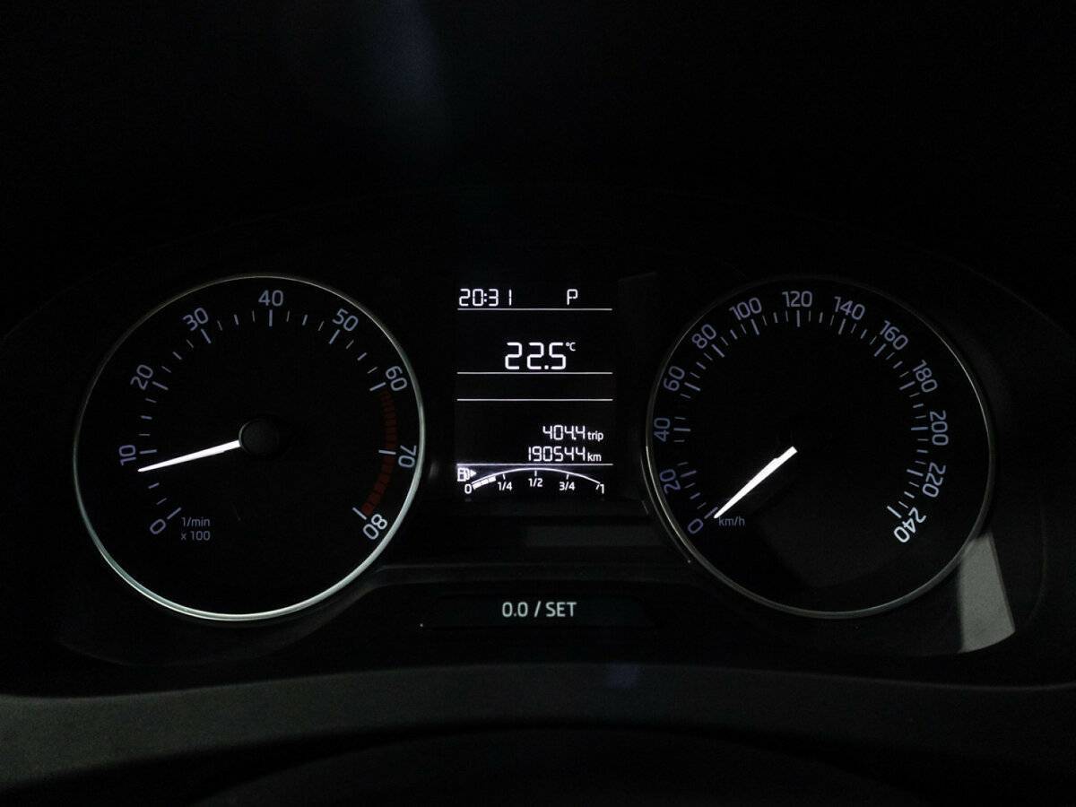 Skoda Rapid б/у, 2015, Автоматическая. Фото: #11