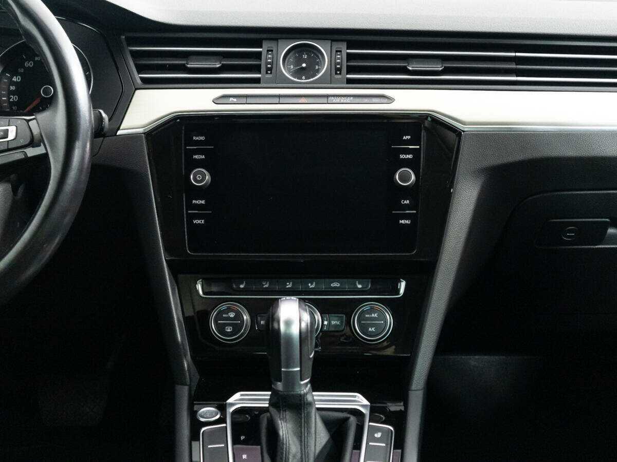 Volkswagen Passat б/у, 2017, Роботизированная. Фото: #13