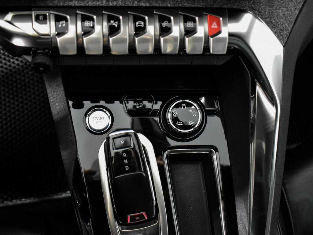 Peugeot 3008 б/у, 2018, Автоматическая. Фото: #13