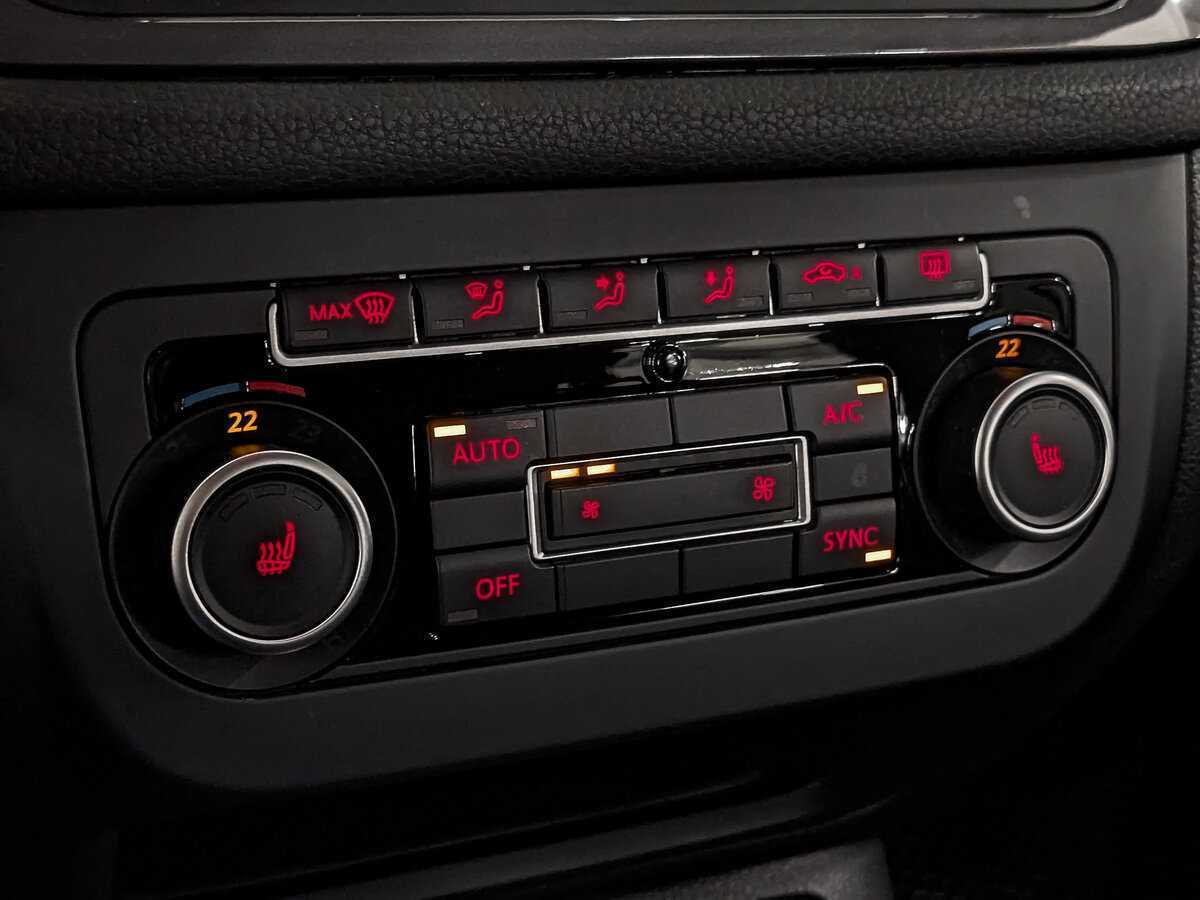 Volkswagen Tiguan б/у, 2013, Автоматическая. Фото: #18