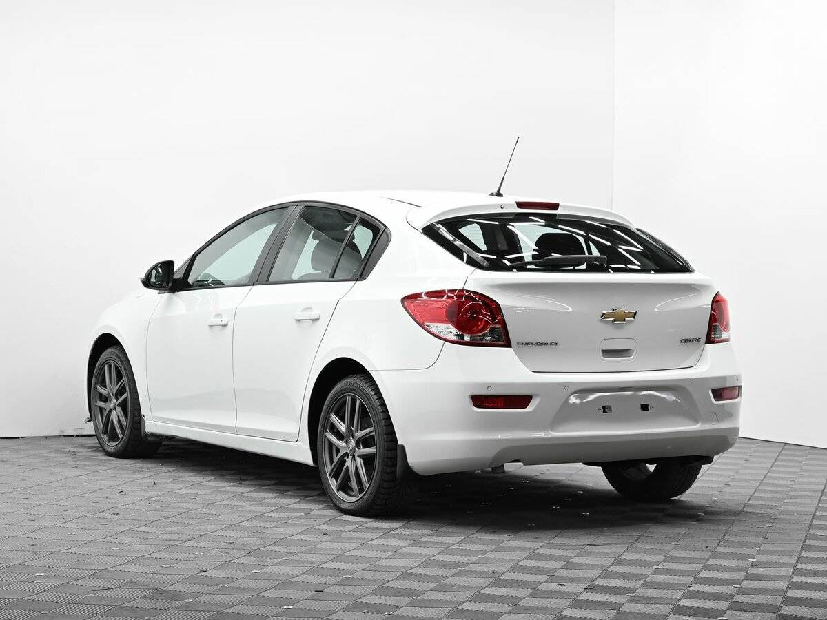 Chevrolet Cruze б/у, 2013, Механическая. Фото: #2