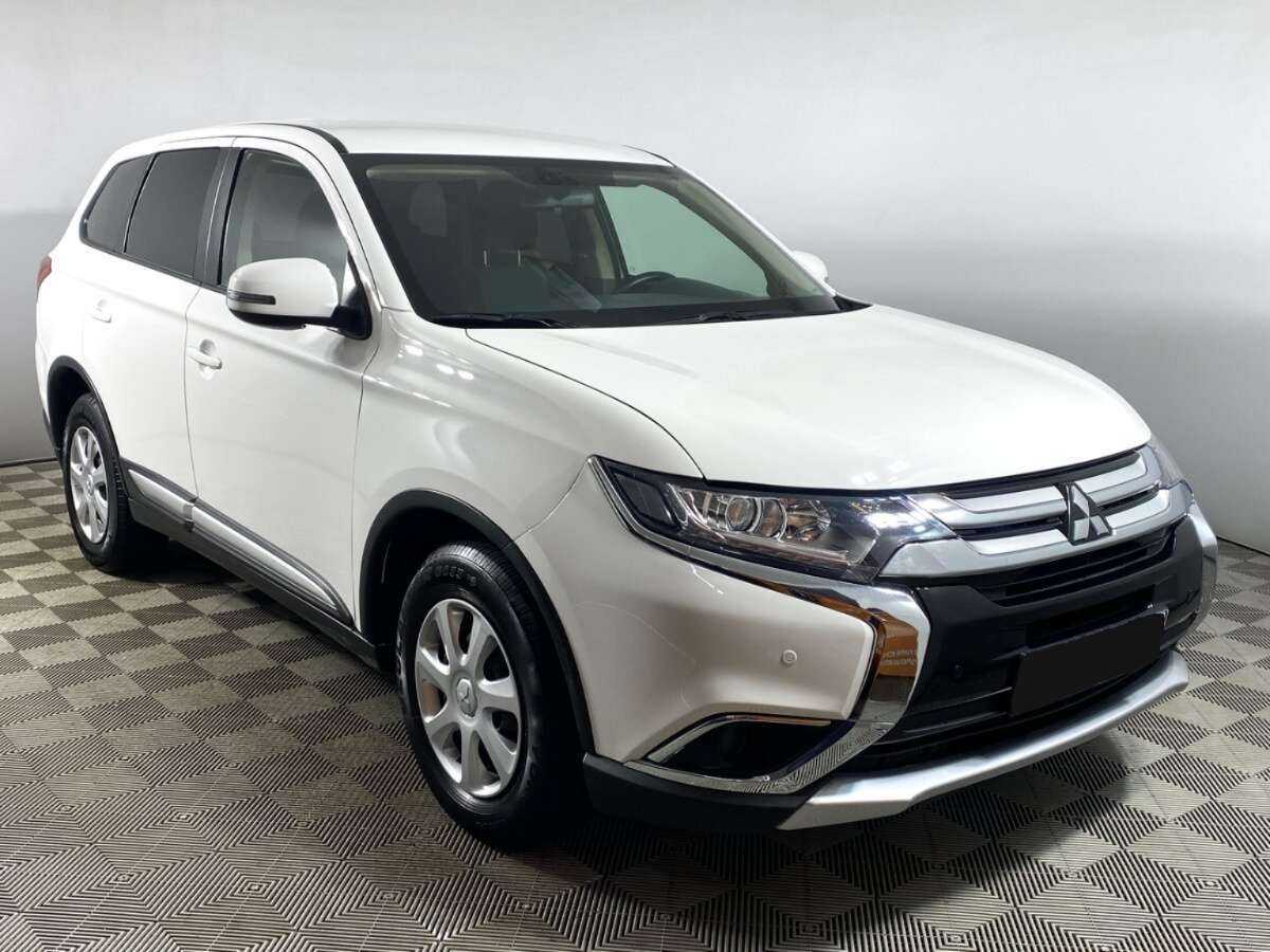 Mitsubishi Outlander б/у, 2017, Вариатор. Фото: #2