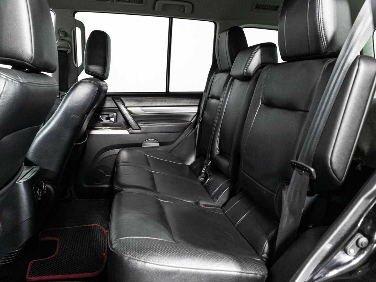 Mitsubishi Pajero б/у, 2012, Автоматическая. Фото: #7