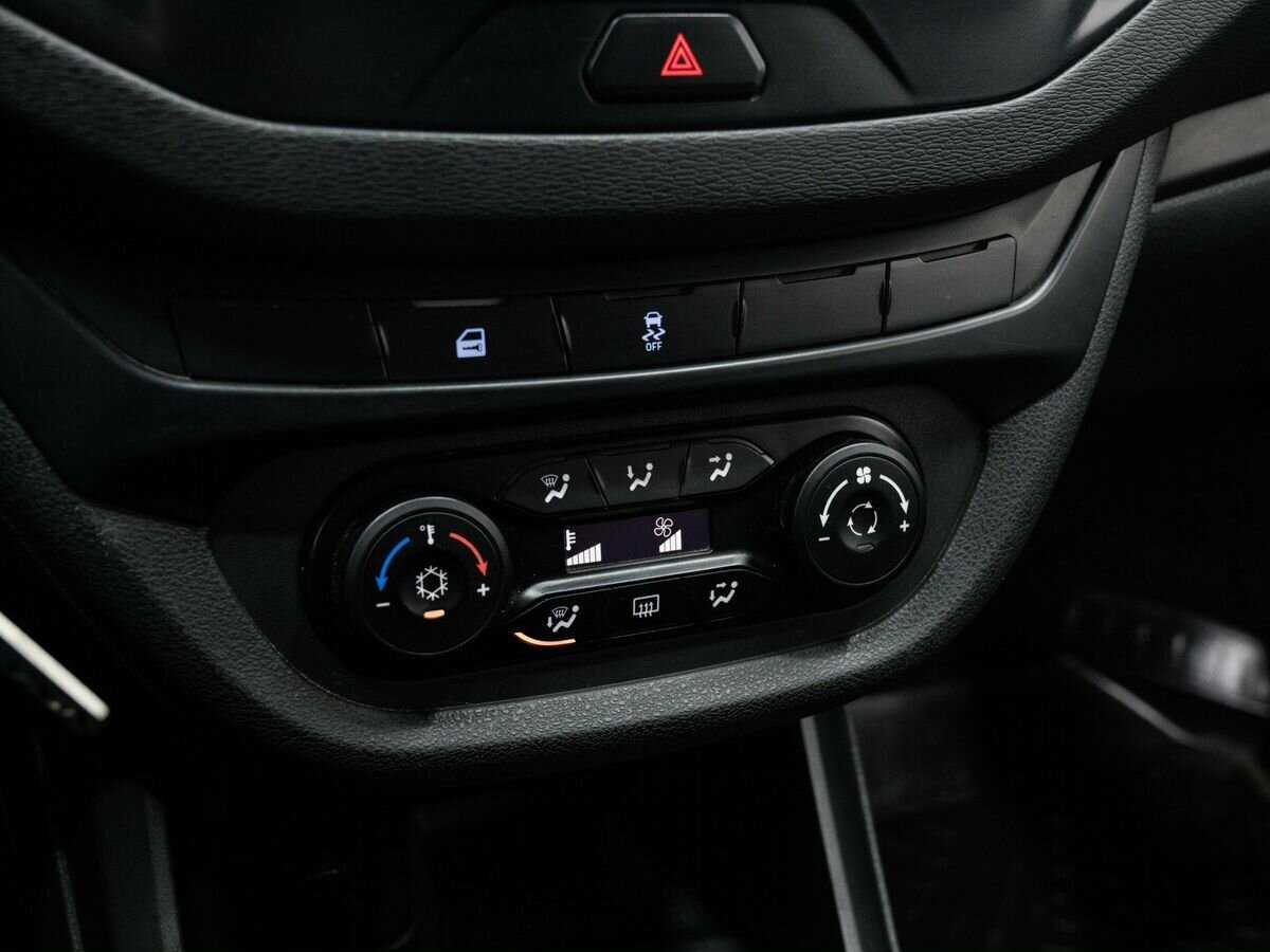 Lada (ВАЗ) Vesta б/у, 2019, Механическая. Фото: #18