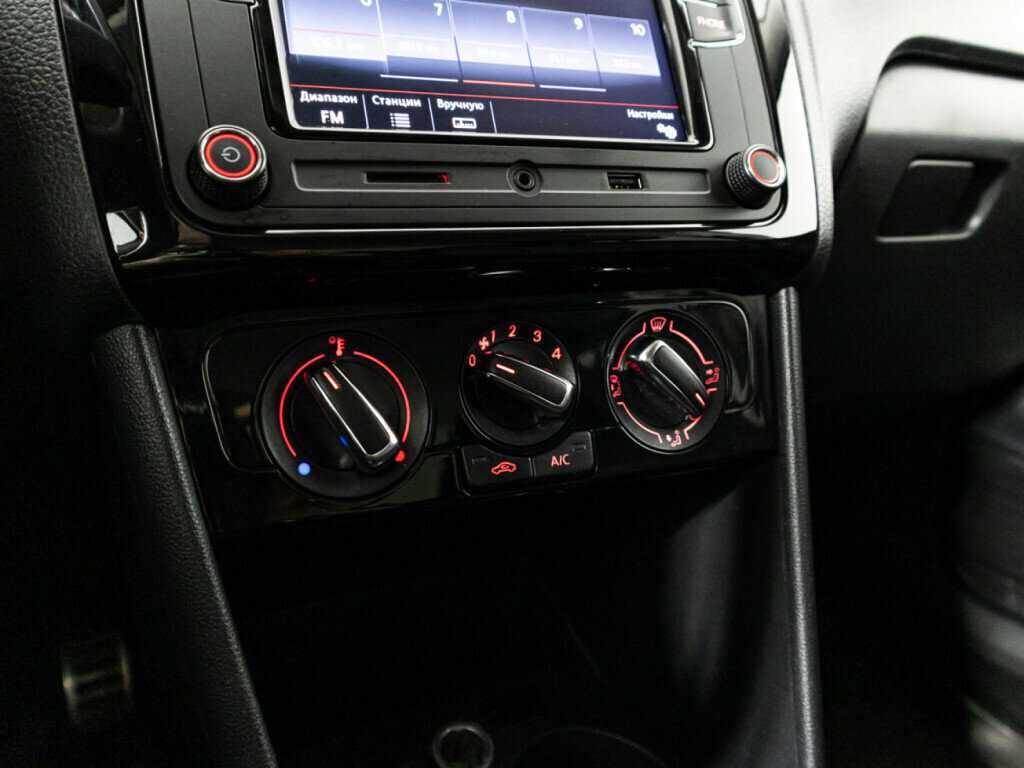 Volkswagen Polo б/у, 2015, Механическая. Фото: #14