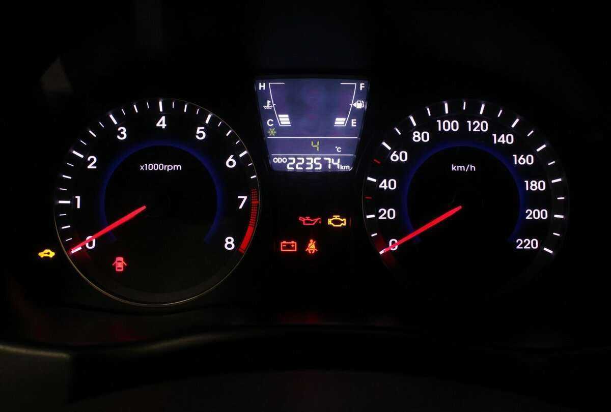 Hyundai Solaris б/у, 2013, Механическая. Фото: #9