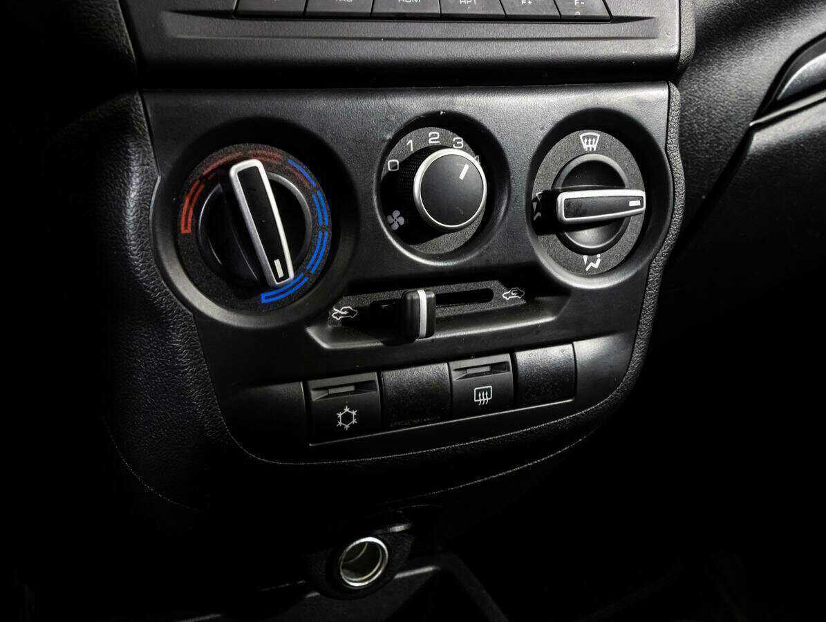 Lada (ВАЗ) Granta б/у, 2022, Механическая. Фото: #12