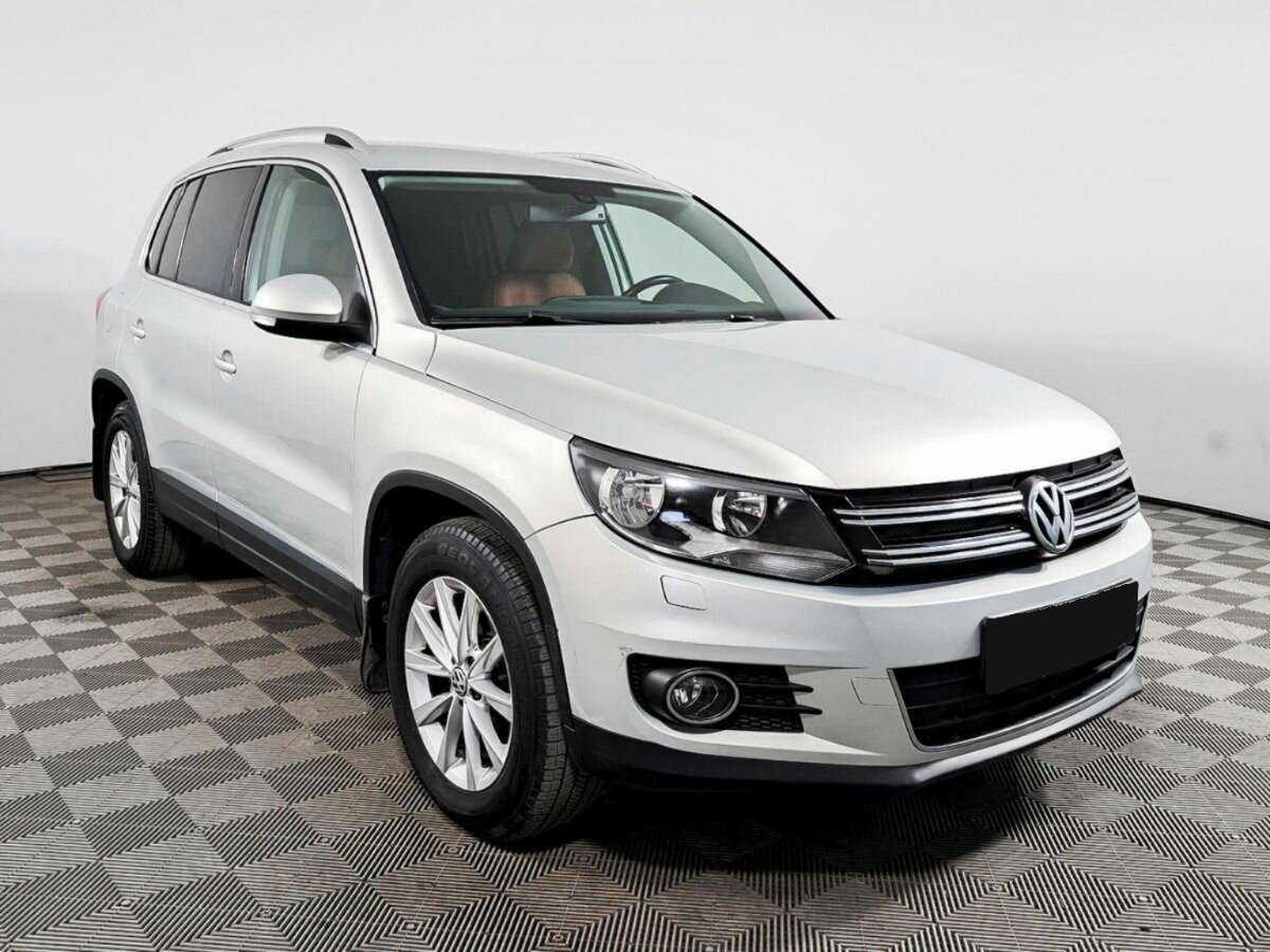 Volkswagen Tiguan б/у, 2012, Автоматическая. Фото: #2