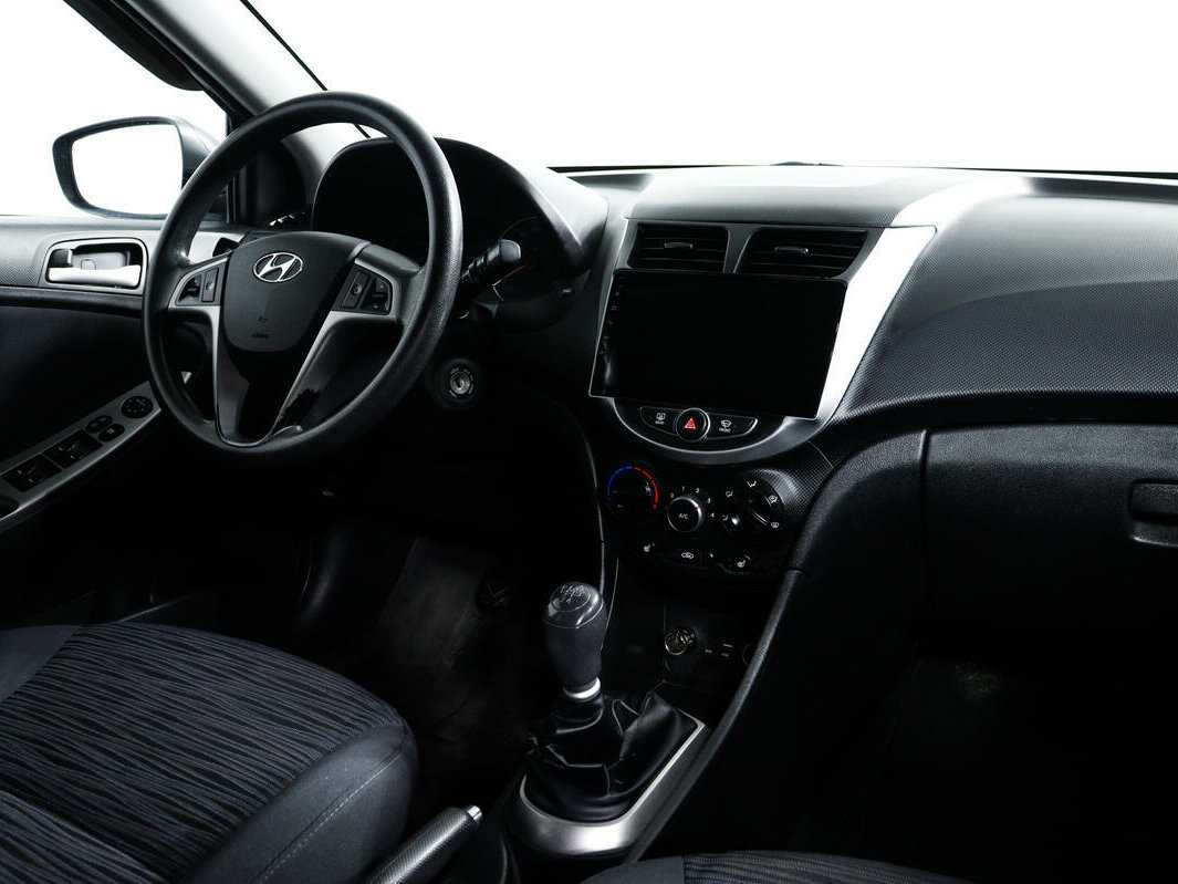 Hyundai Solaris б/у, 2015, Механическая. Фото: #8