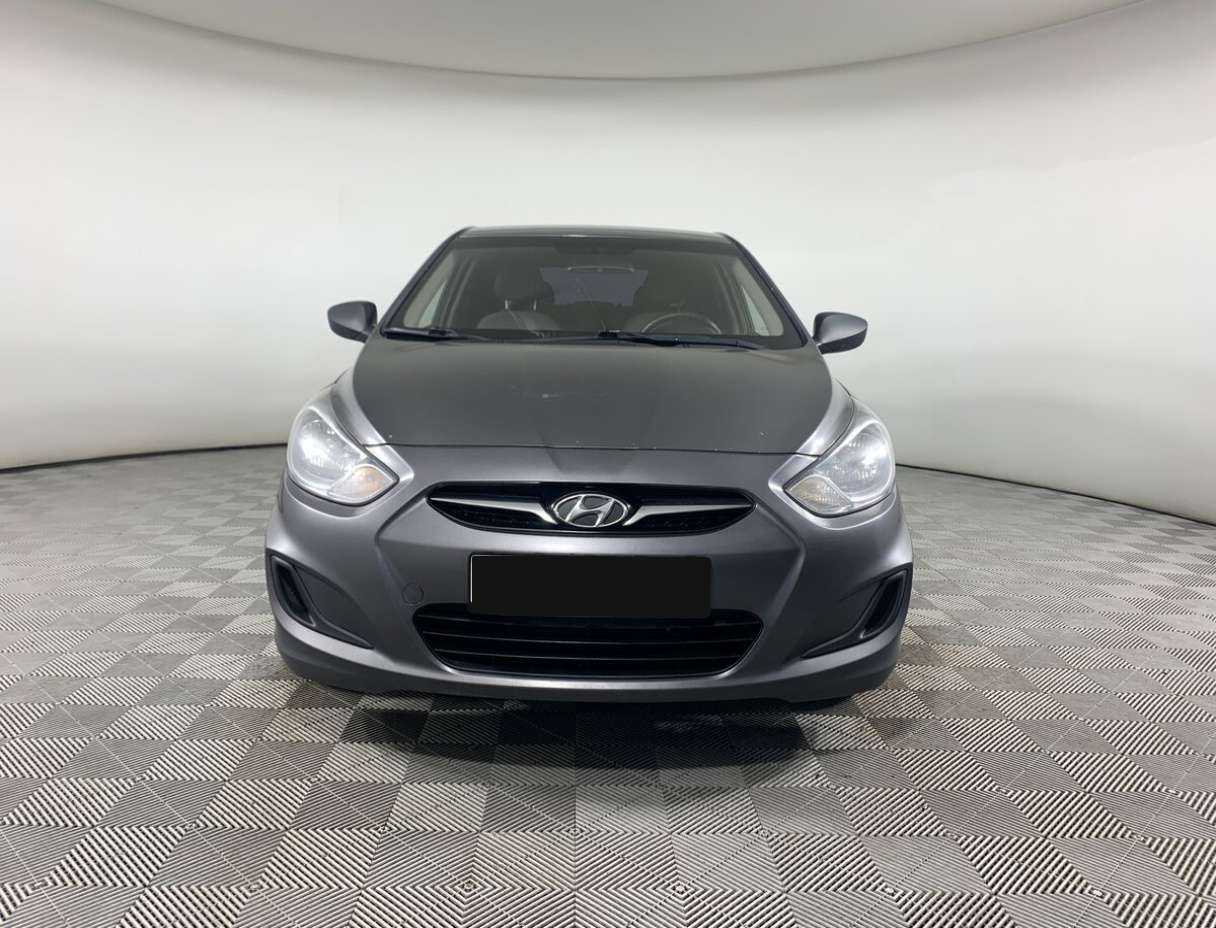 Hyundai Solaris б/у, 2012, Механическая. Фото: #1
