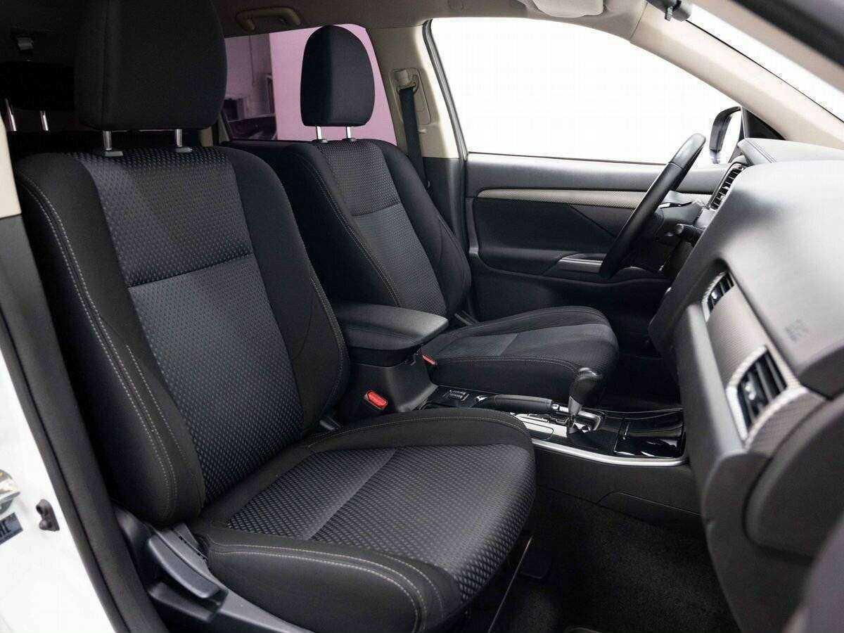 Mitsubishi Outlander б/у, 2017, Вариатор. Фото: #11