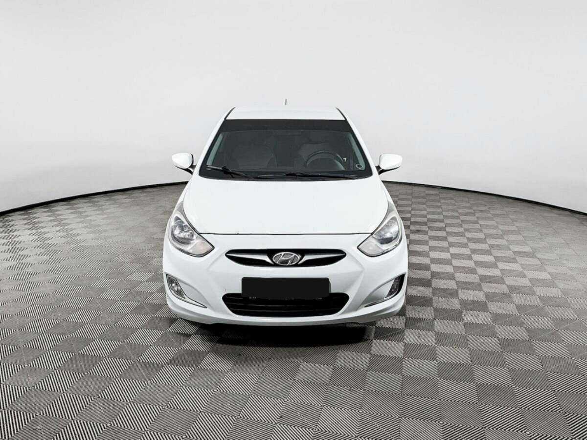 Hyundai Solaris б/у, 2013, Автоматическая. Фото: #1