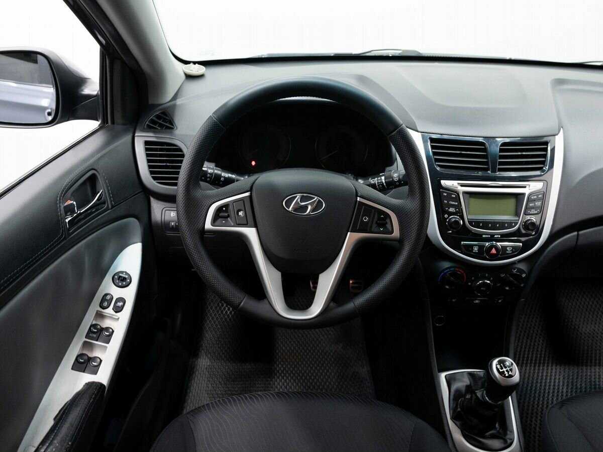 Hyundai Solaris б/у, 2012, Механическая. Фото: #13