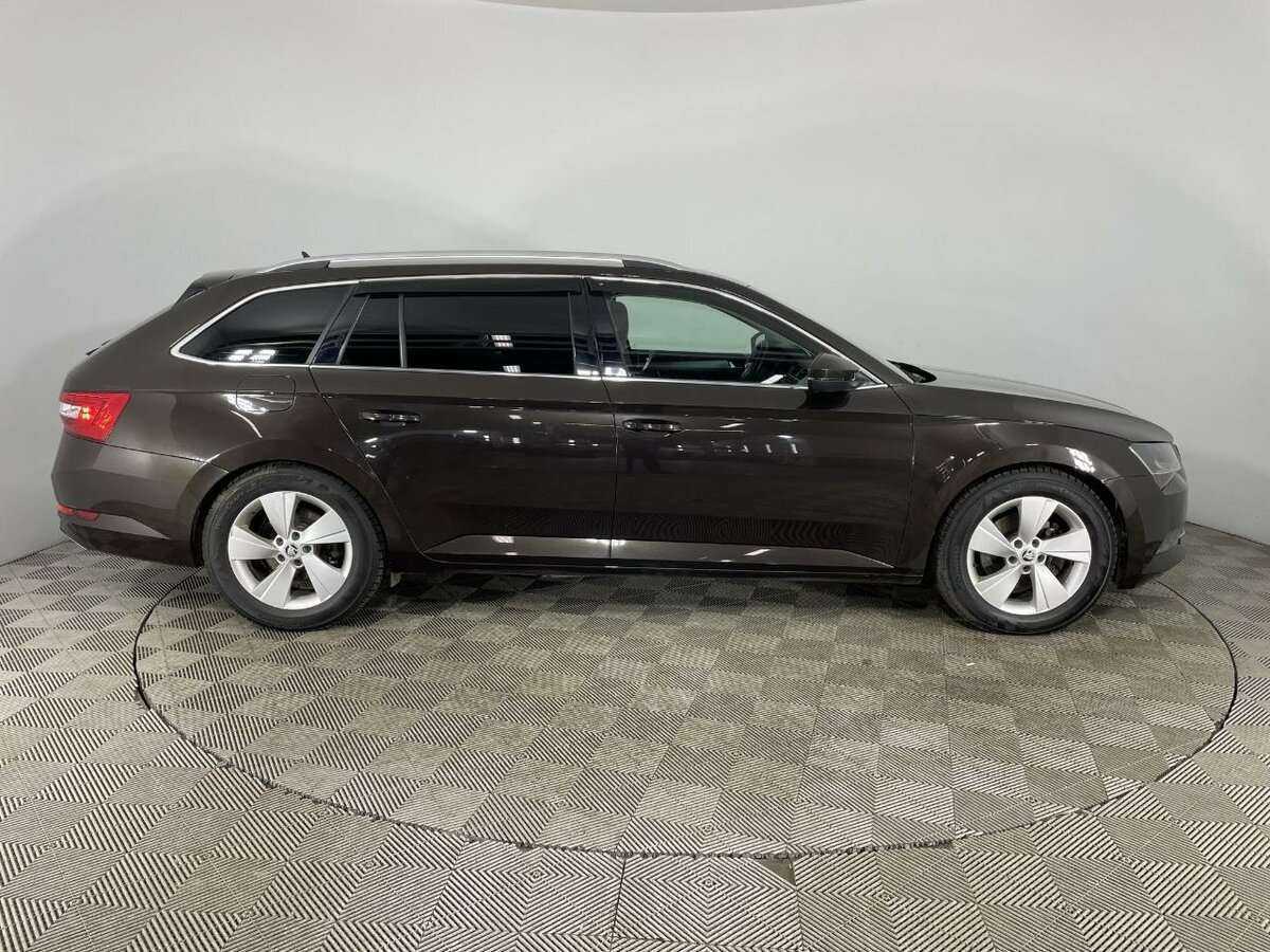 Skoda Superb б/у, 2016, Механическая. Фото: #2