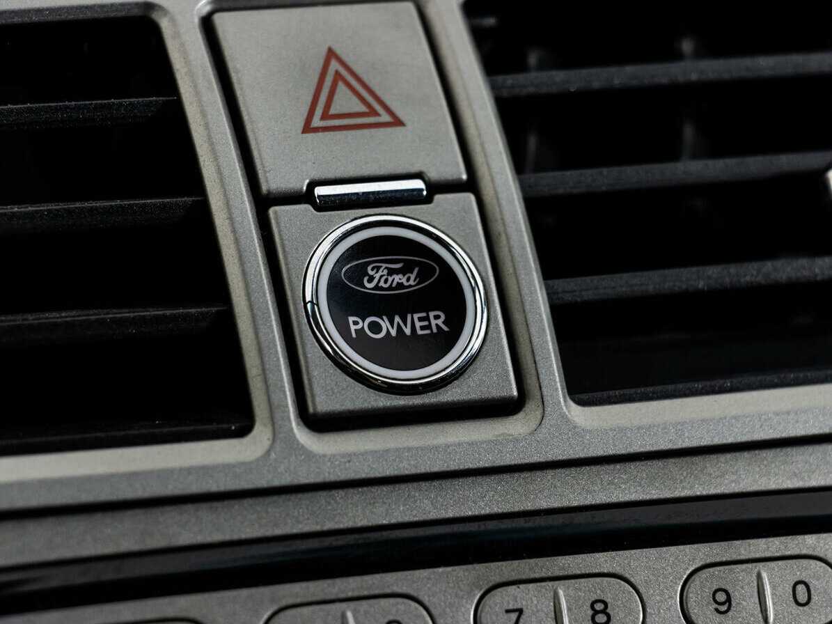 Ford Kuga б/у, 2012, Роботизированная. Фото: #14