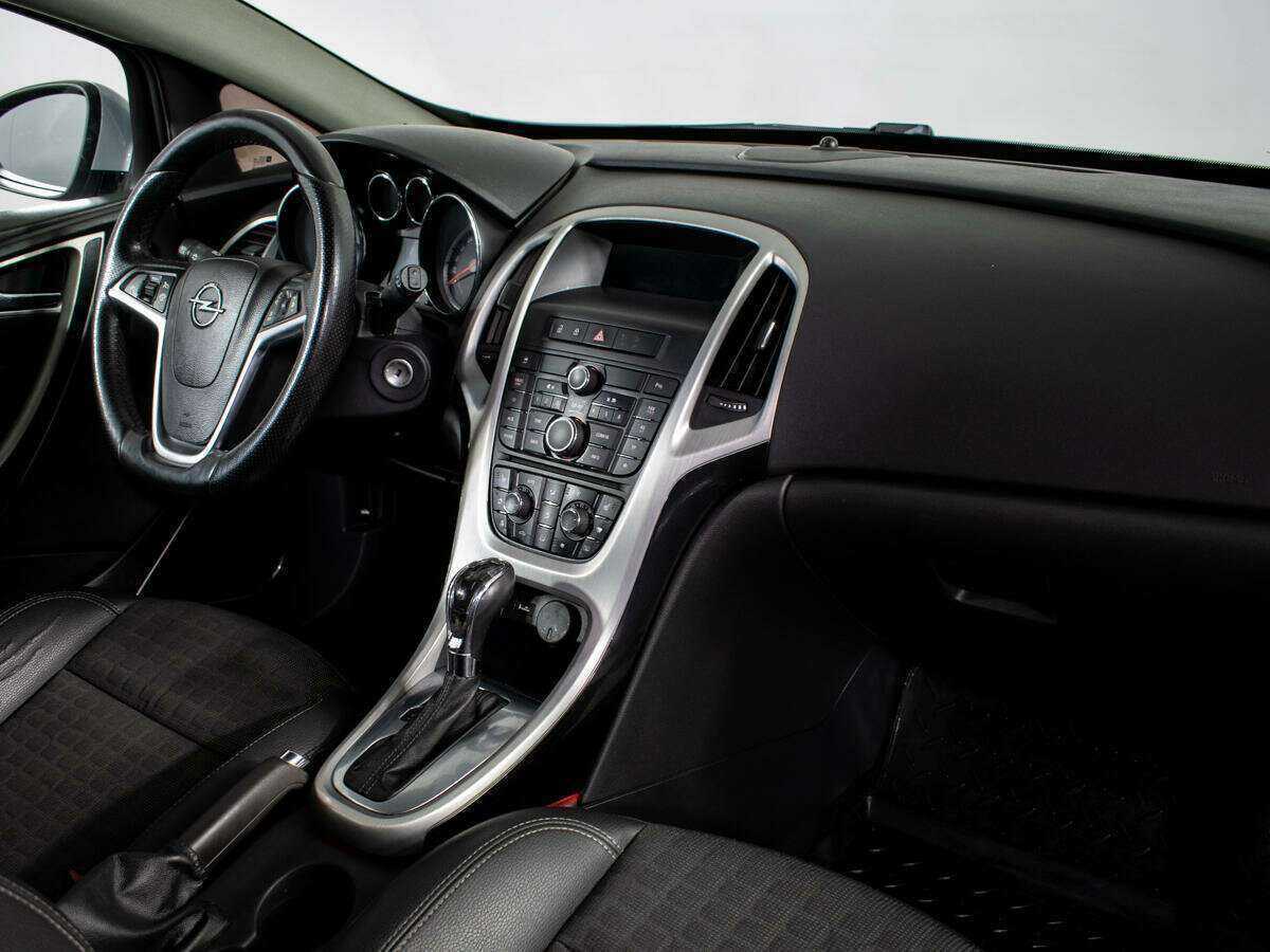 Opel Astra б/у, 2012, Автоматическая. Фото: #8