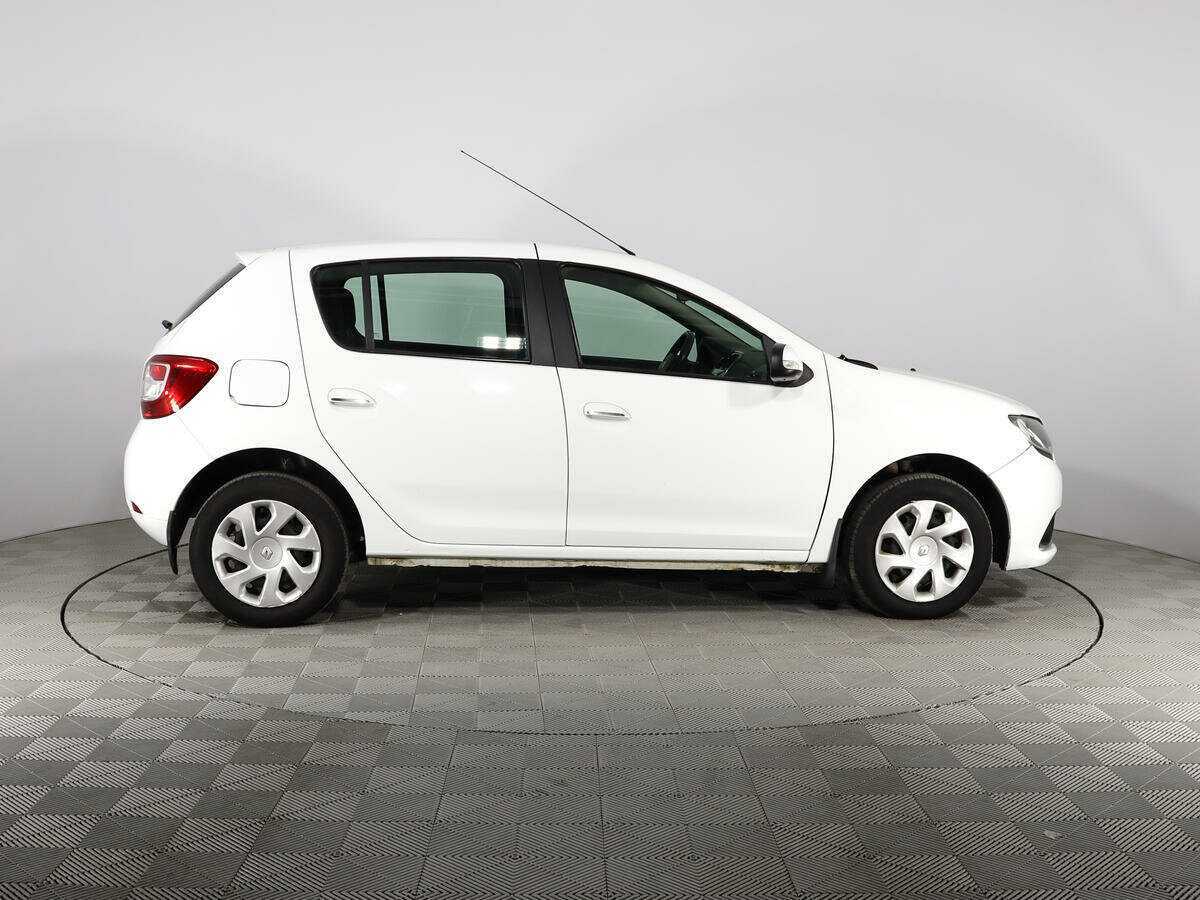 Renault Sandero б/у, 2017, Автоматическая. Фото: #4