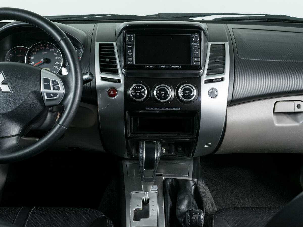 Mitsubishi Pajero Sport б/у, 2013, Автоматическая. Фото: #10