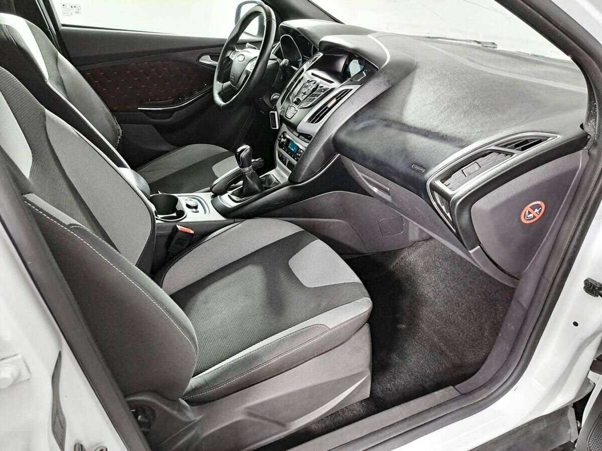 Ford Focus б/у, 2012, Механическая. Фото: #8