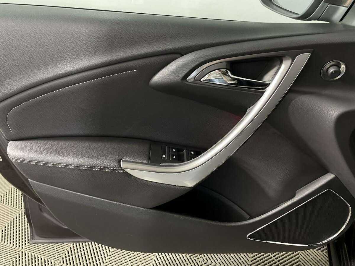 Opel Astra б/у, 2012, Автоматическая. Фото: #7