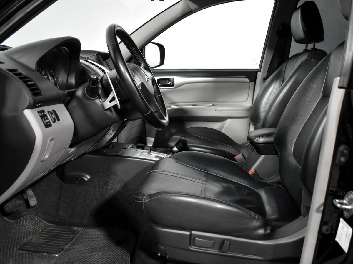 Mitsubishi Pajero Sport б/у, 2013, Автоматическая. Фото: #8