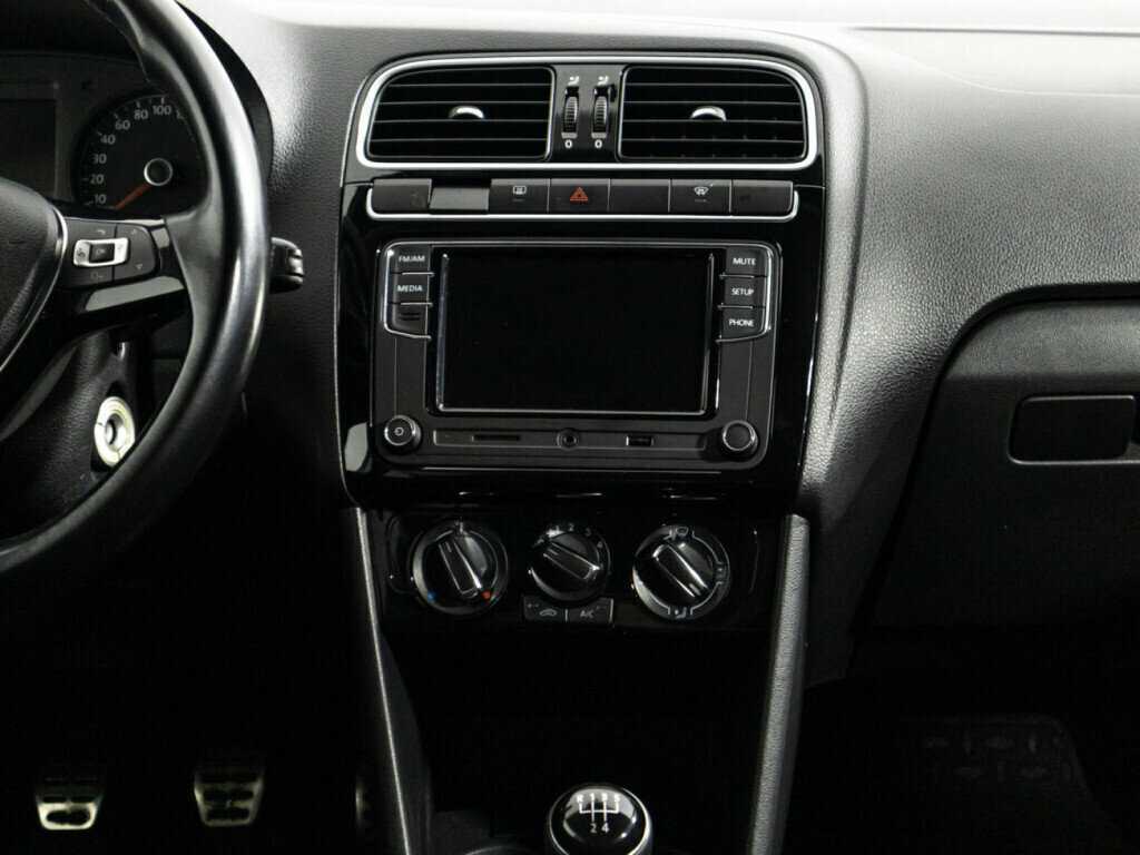 Volkswagen Polo б/у, 2015, Механическая. Фото: #13