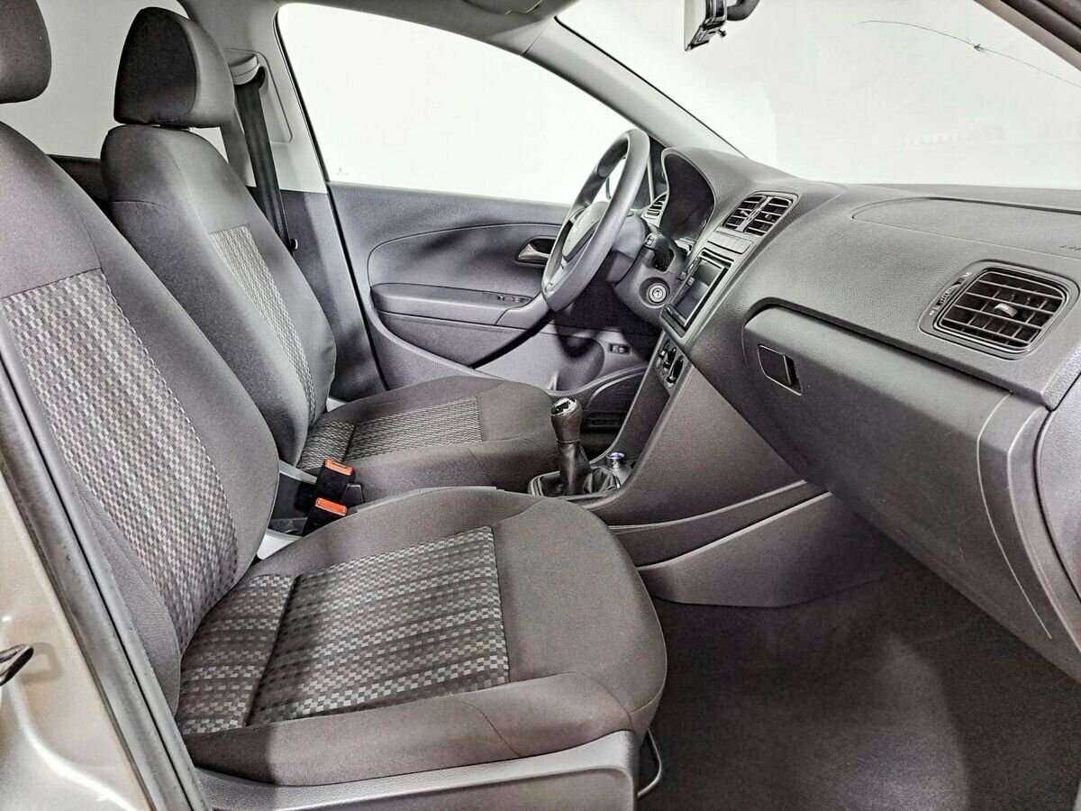 Volkswagen Polo б/у, 2018, Механическая. Фото: #7