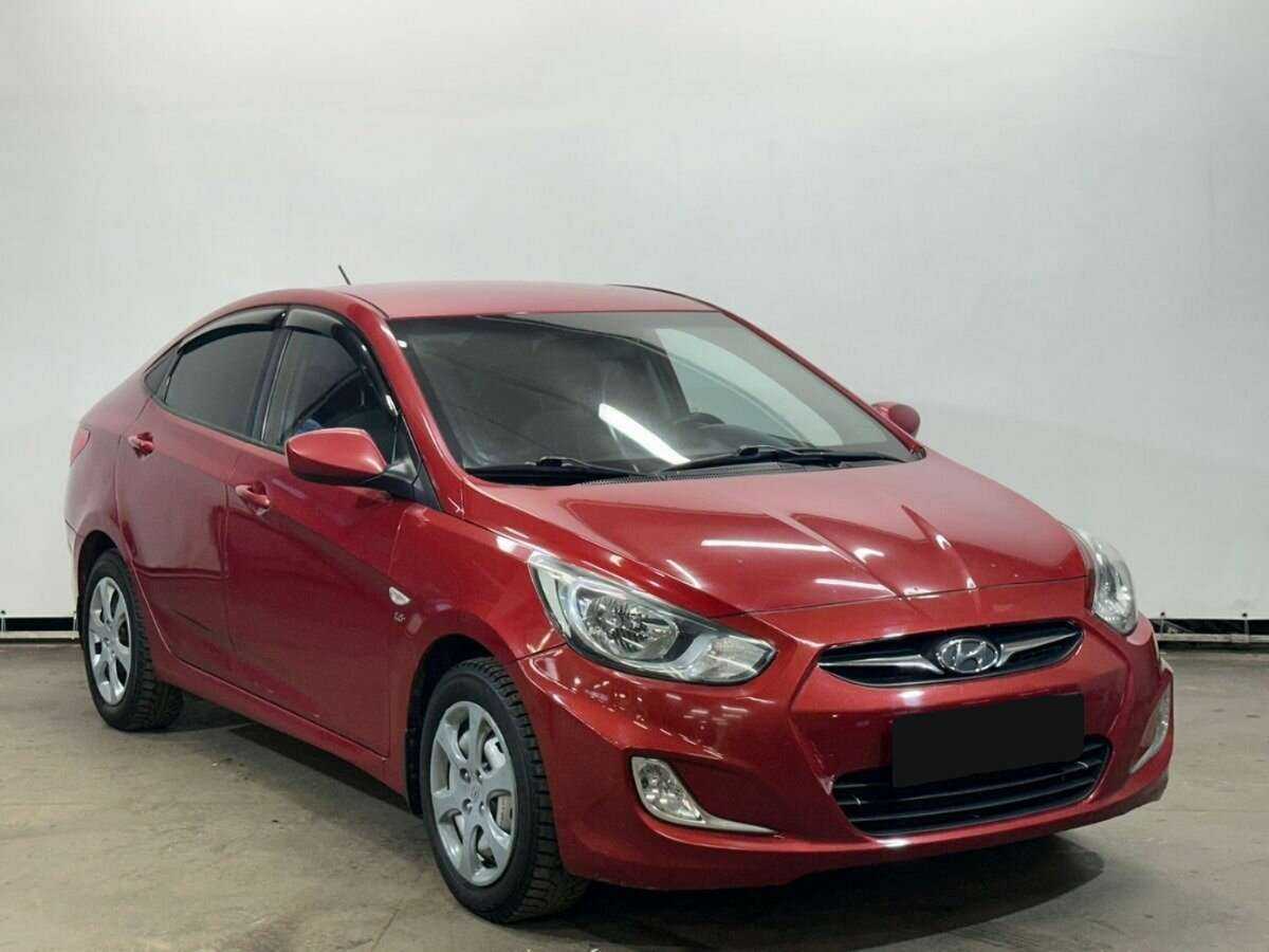 Hyundai Solaris б/у, 2013, Механическая. Фото: #2