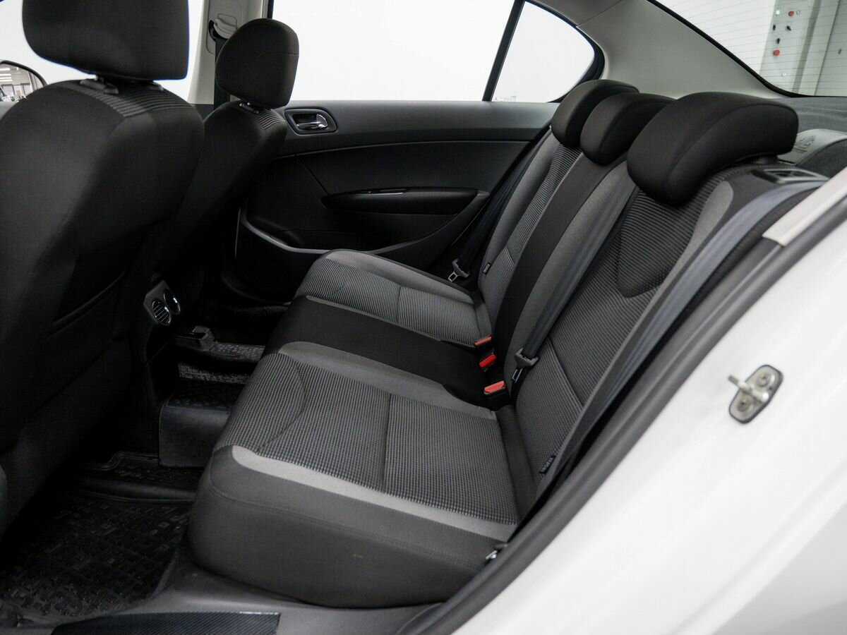 Peugeot 408 б/у, 2017, Автоматическая. Фото: #11