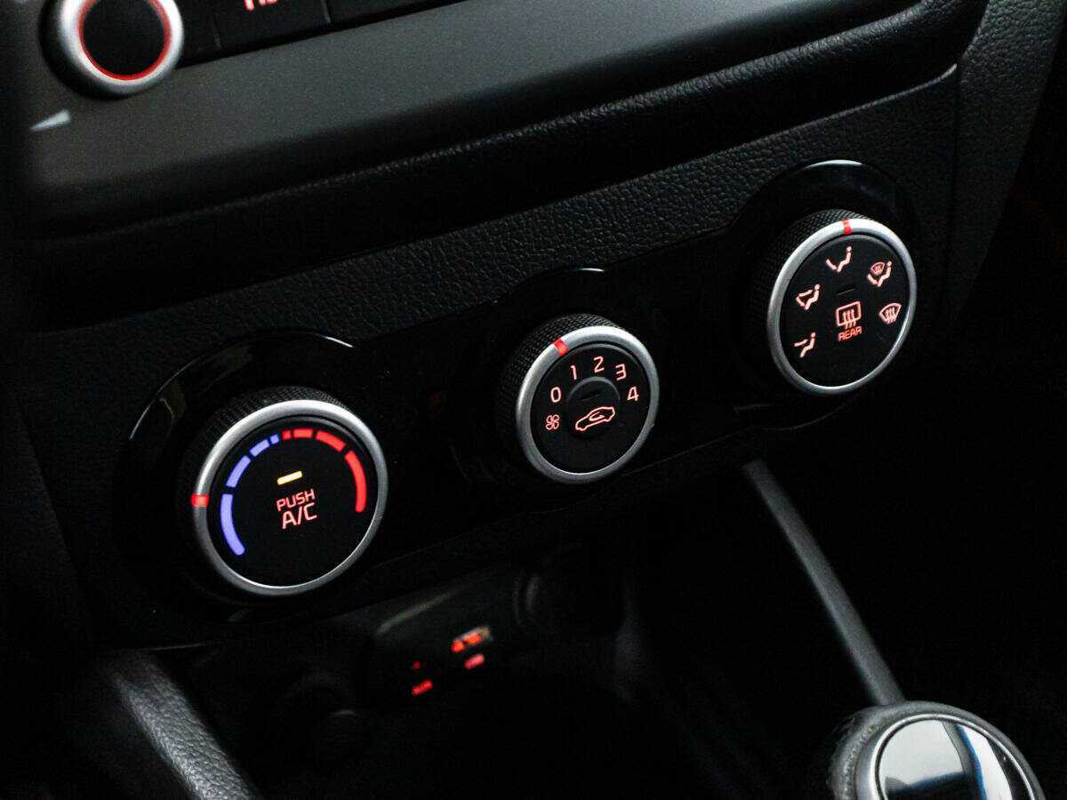 Kia Rio б/у, 2016, Автоматическая. Фото: #15