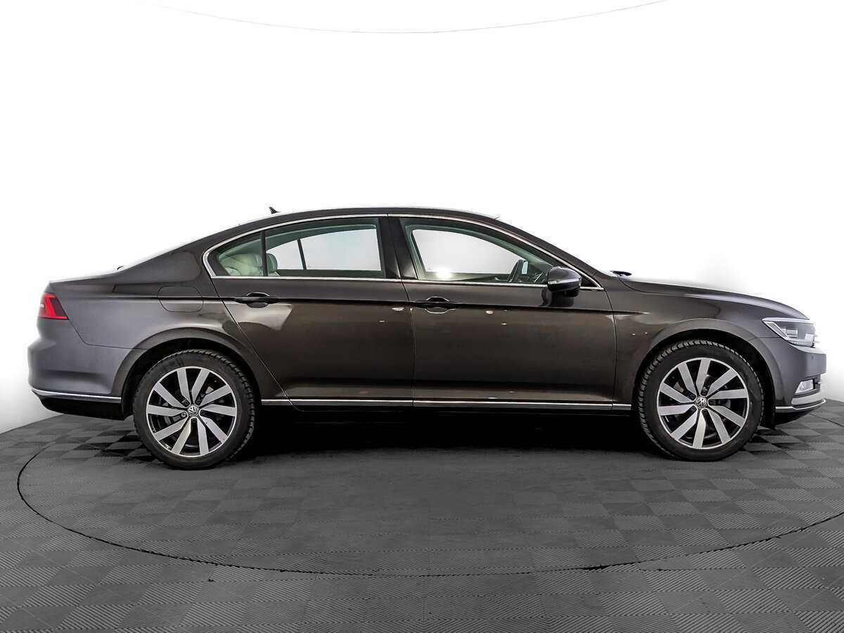 Volkswagen Passat б/у, 2017, Роботизированная. Фото: #3