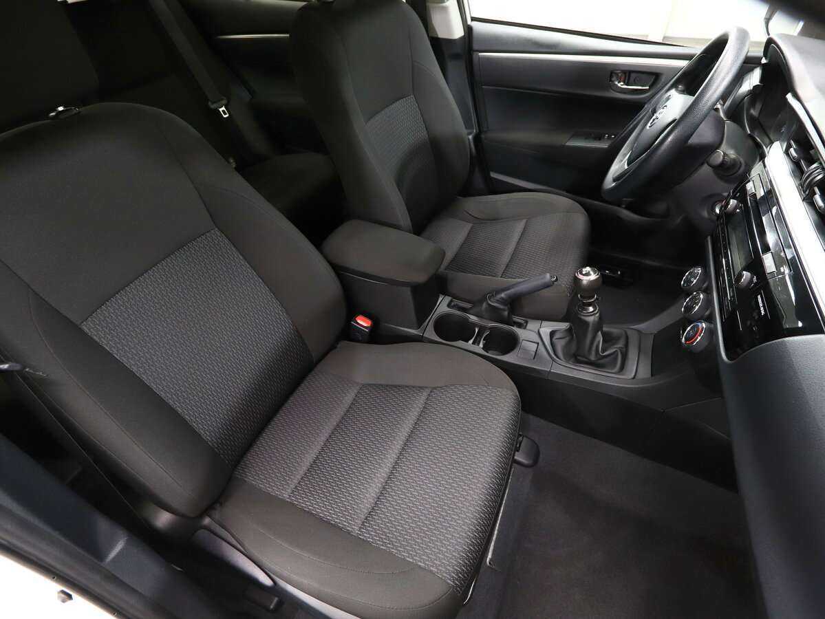 Toyota Corolla б/у, 2014, Механическая. Фото: #11