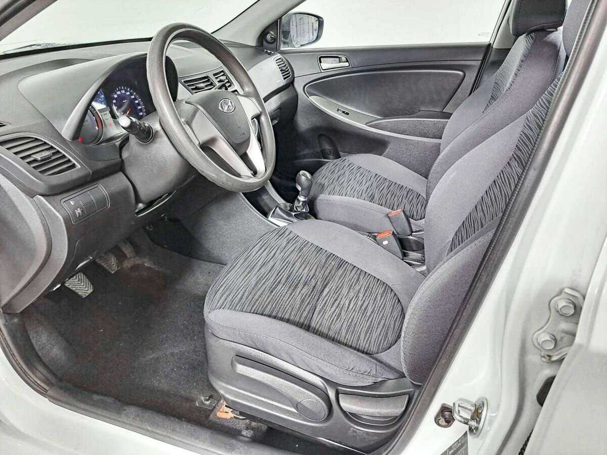 Hyundai Solaris б/у, 2014, Механическая. Фото: #13