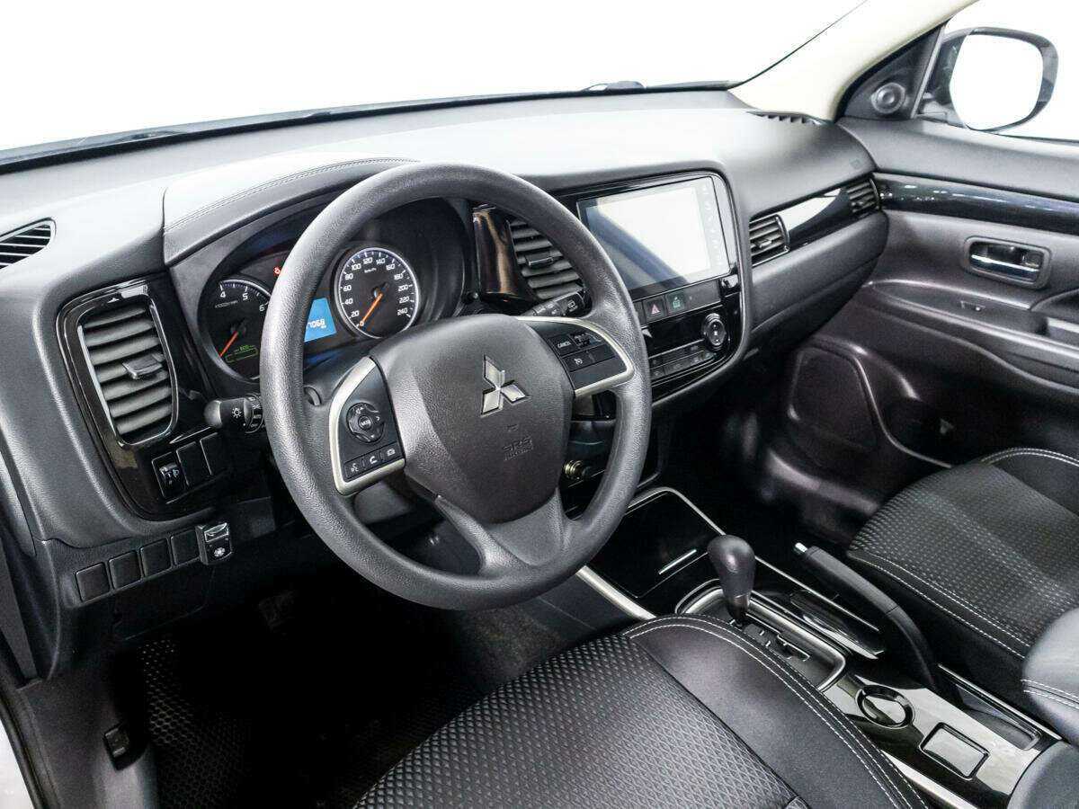 Mitsubishi Outlander б/у, 2022, Вариатор. Фото: #10