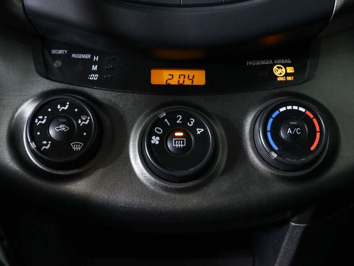 Toyota RAV4 б/у, 2012, Механическая. Фото: #11