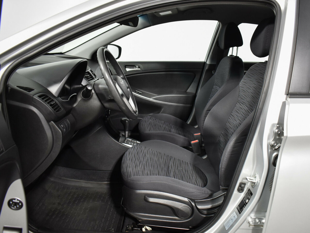 Hyundai Solaris б/у, 2015, Автоматическая. Фото: #9