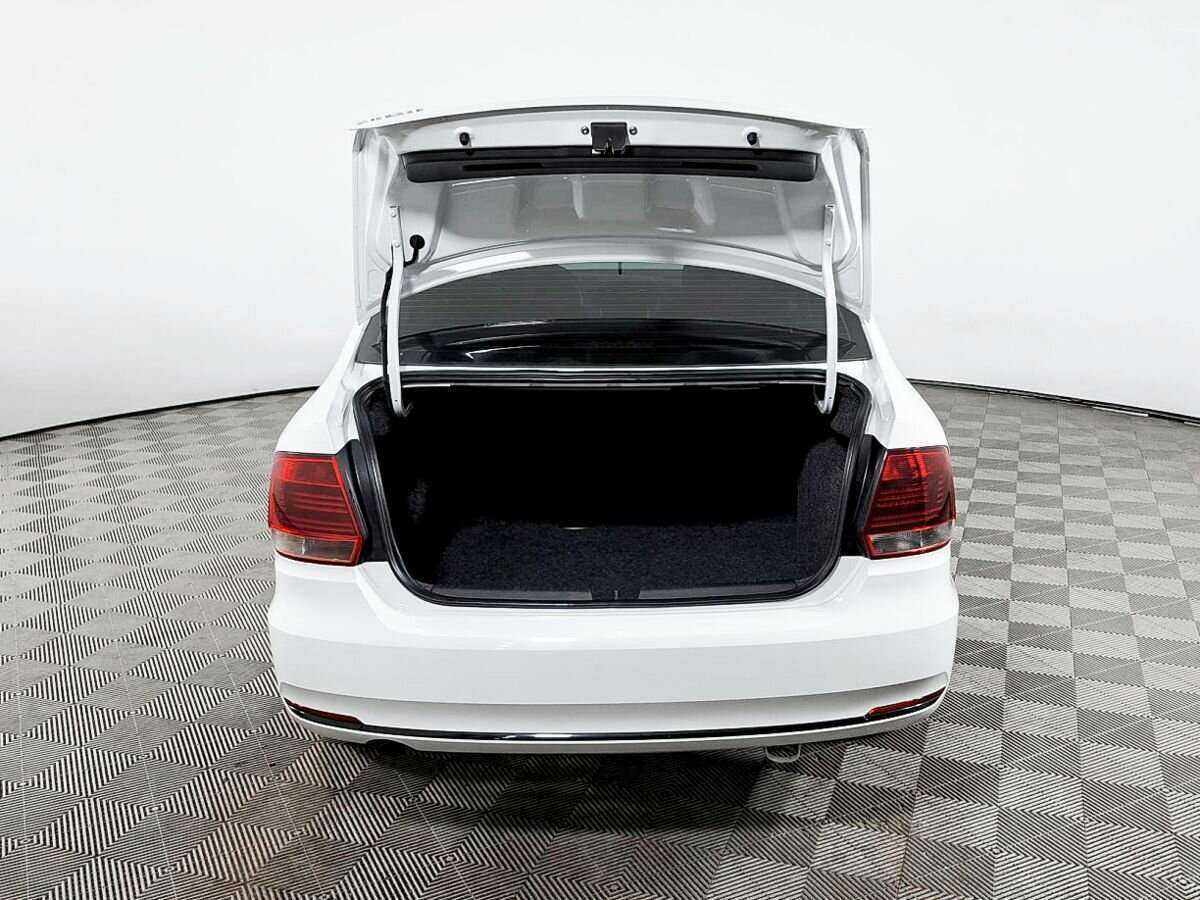 Volkswagen Polo б/у, 2019, Механическая. Фото: #9