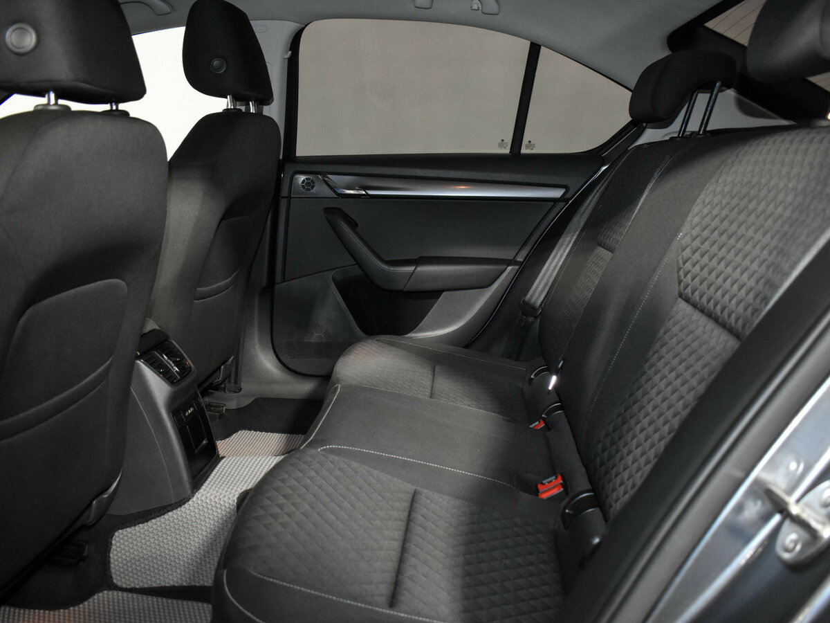 Skoda Octavia б/у, 2017, Роботизированная. Фото: #10