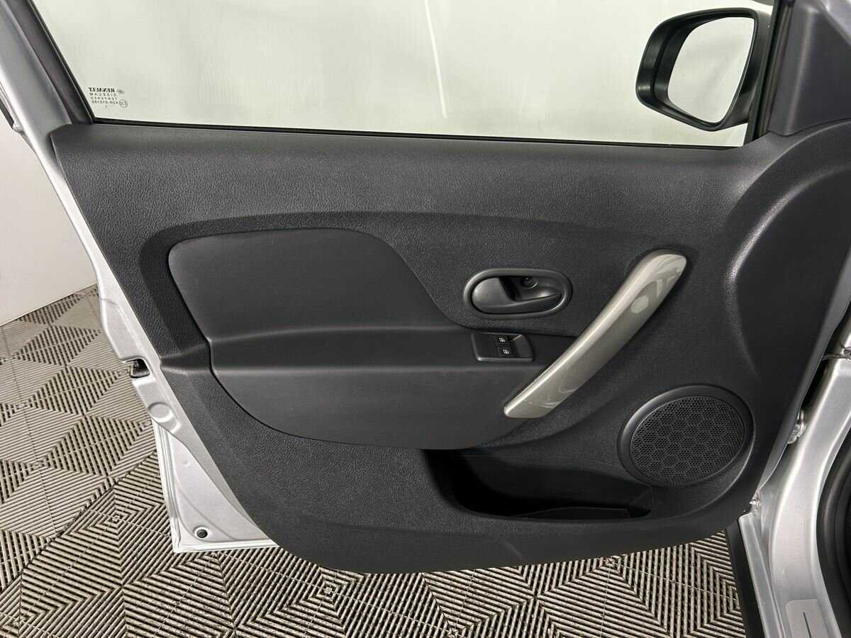 Renault Sandero б/у, 2021, Механическая. Фото: #7