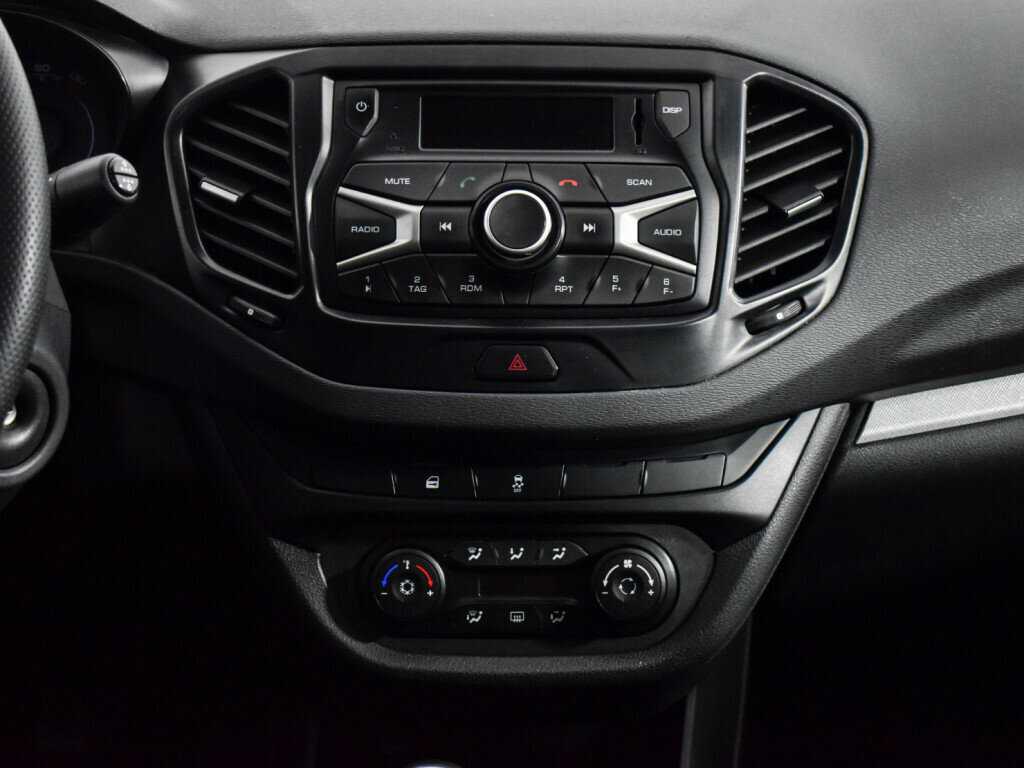 Lada (ВАЗ) Vesta б/у, 2017, Механическая. Фото: #14