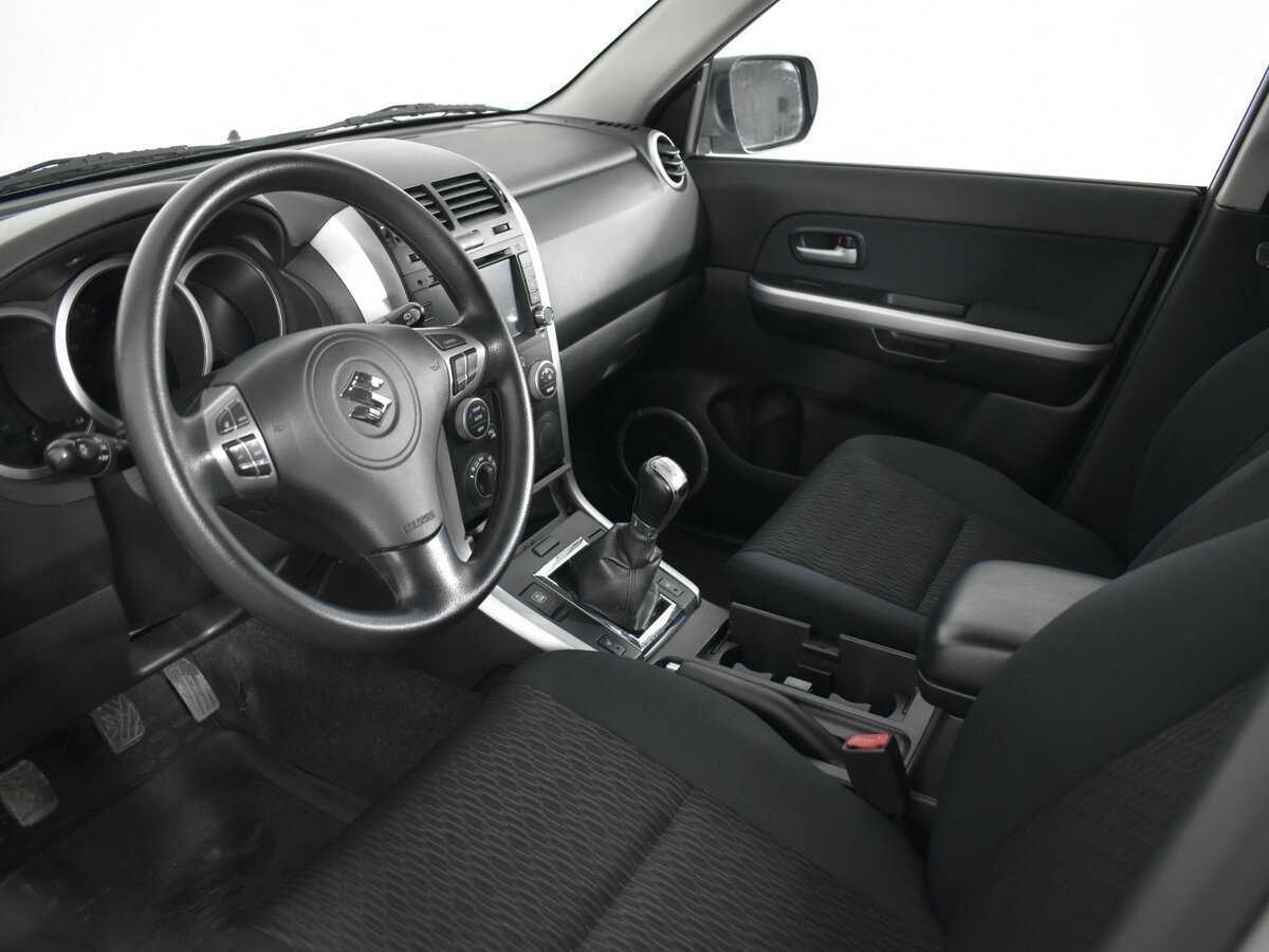 Suzuki Grand Vitara б/у, 2013, Механическая. Фото: #11
