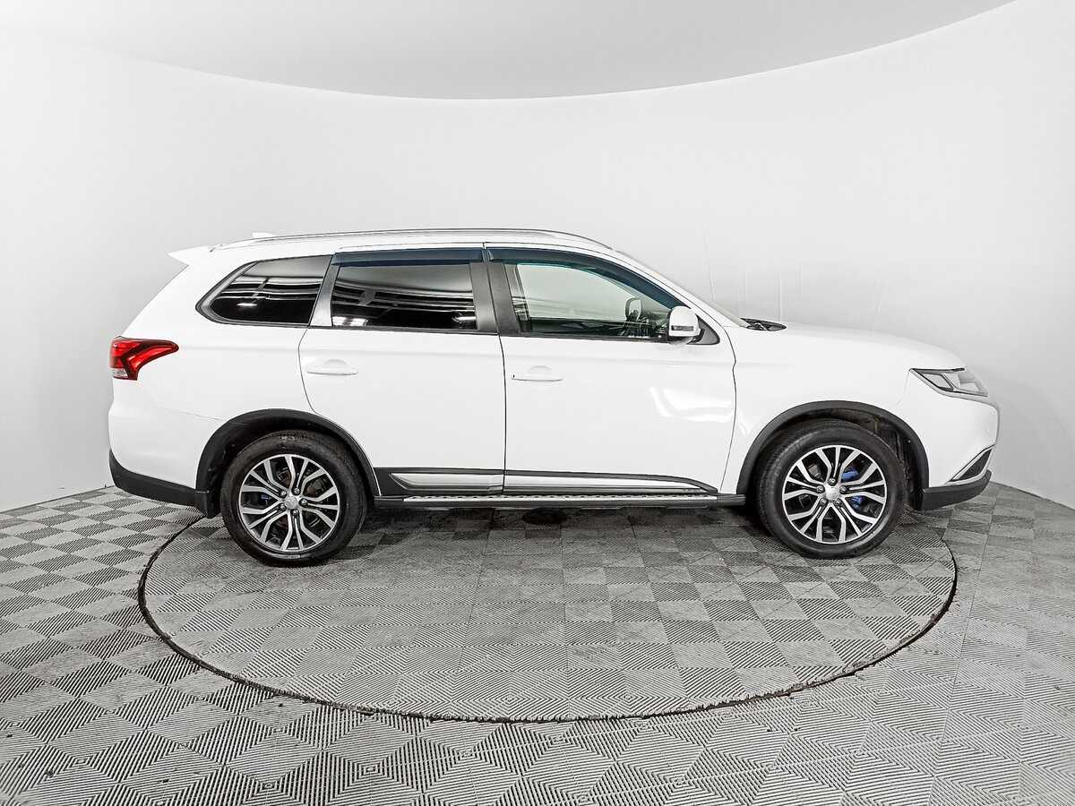 Mitsubishi Outlander б/у, 2018, Вариатор. Фото: #3