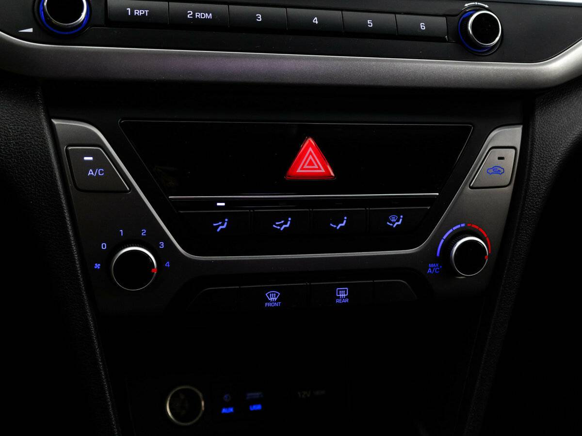 Hyundai Elantra б/у, 2016, Механическая. Фото: #10