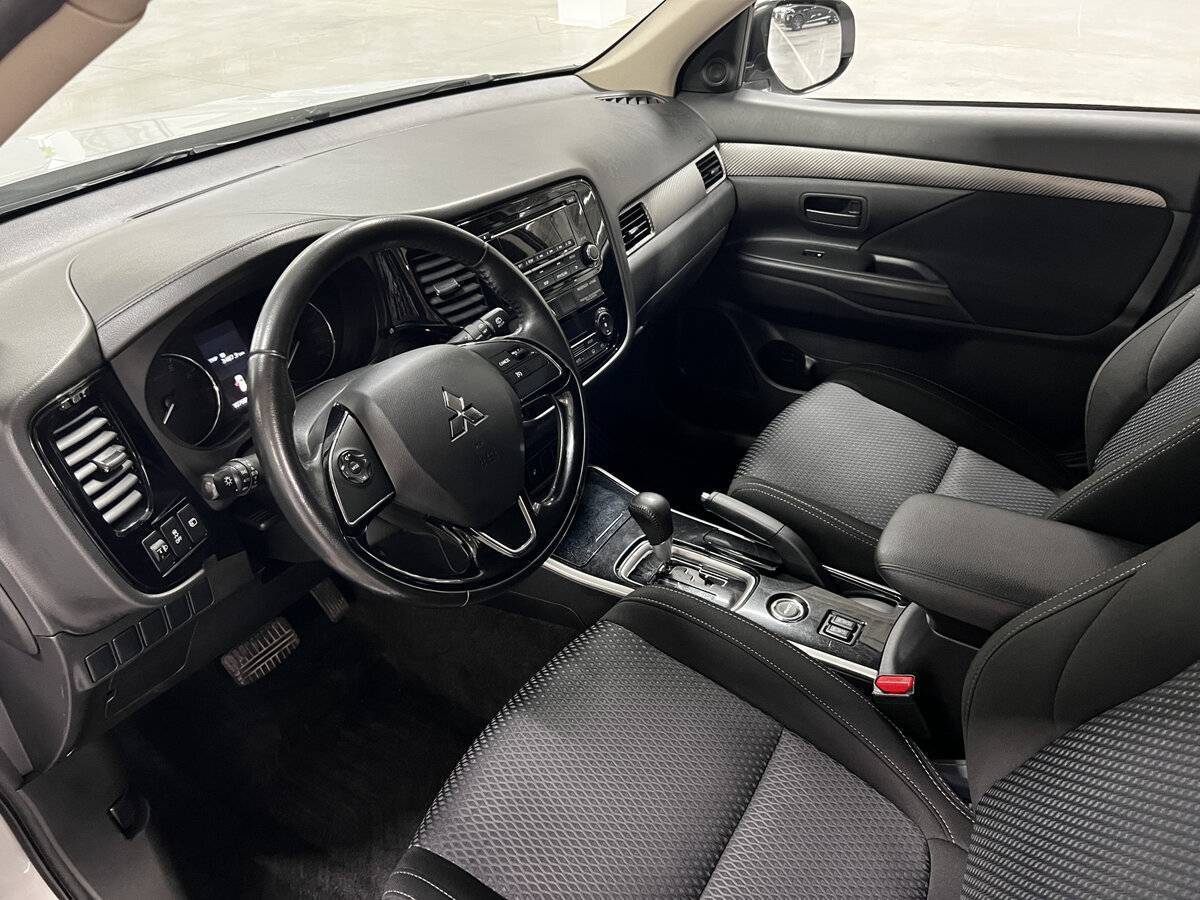 Mitsubishi Outlander б/у, 2017, Вариатор. Фото: #15