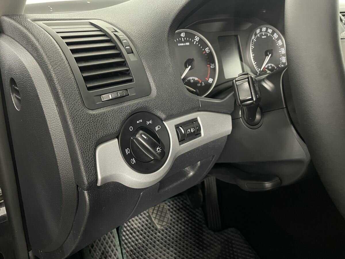 Skoda Octavia б/у, 2012, Механическая. Фото: #8