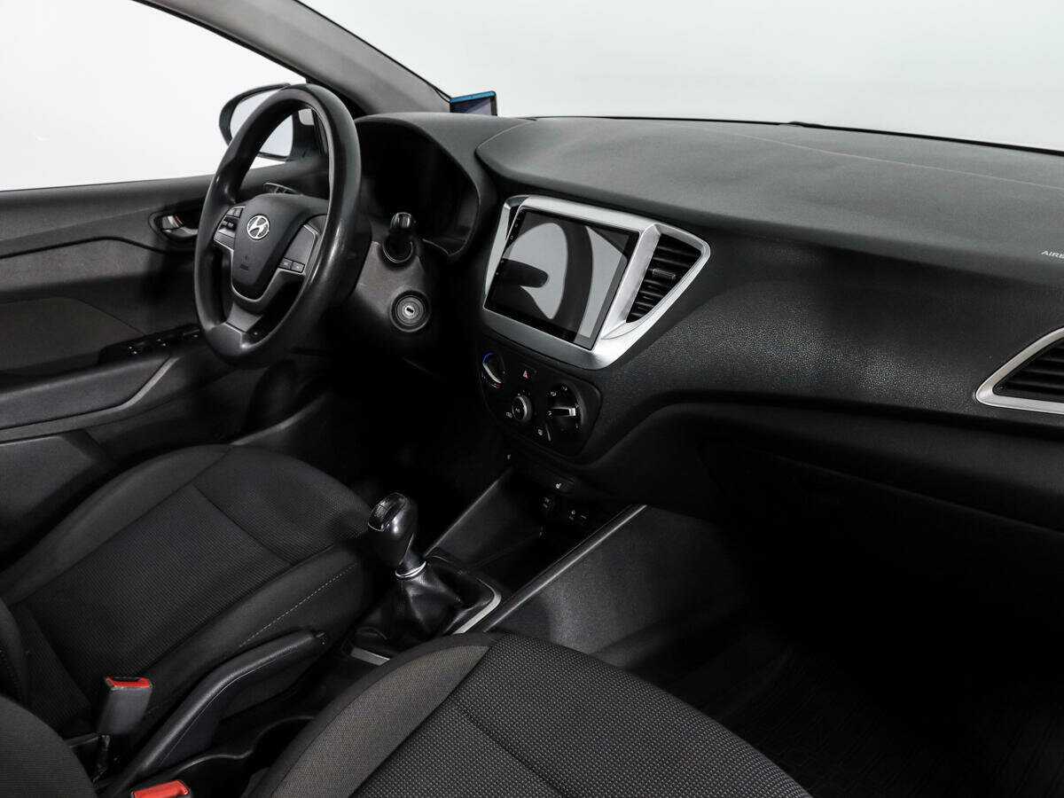 Hyundai Solaris б/у, 2018, Механическая. Фото: #9