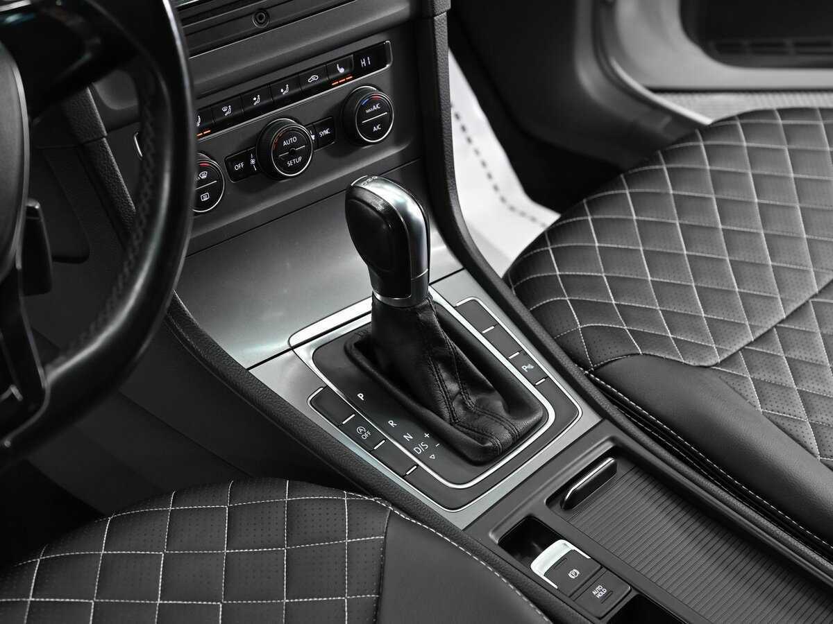 Volkswagen Golf б/у, 2013, Роботизированная. Фото: #10