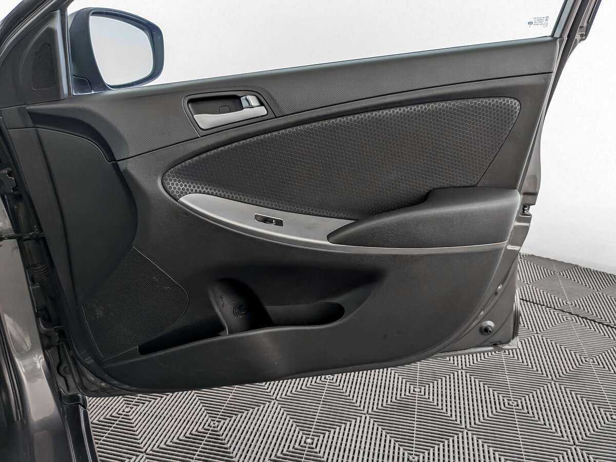 Hyundai Solaris б/у, 2016, Механическая. Фото: #19