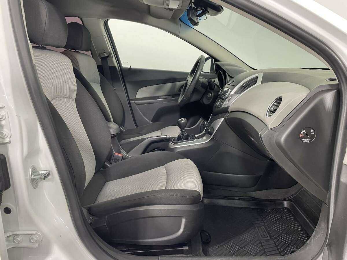 Chevrolet Cruze б/у, 2014, Механическая. Фото: #13